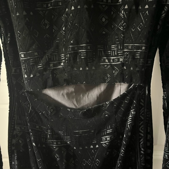 Dolce Vita | Black Velvet Geometric Print Dress with Cutout at Back | Size Small - Picture 9 of 9